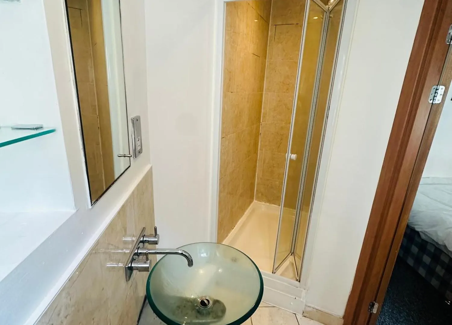 Barchester St London Guest house